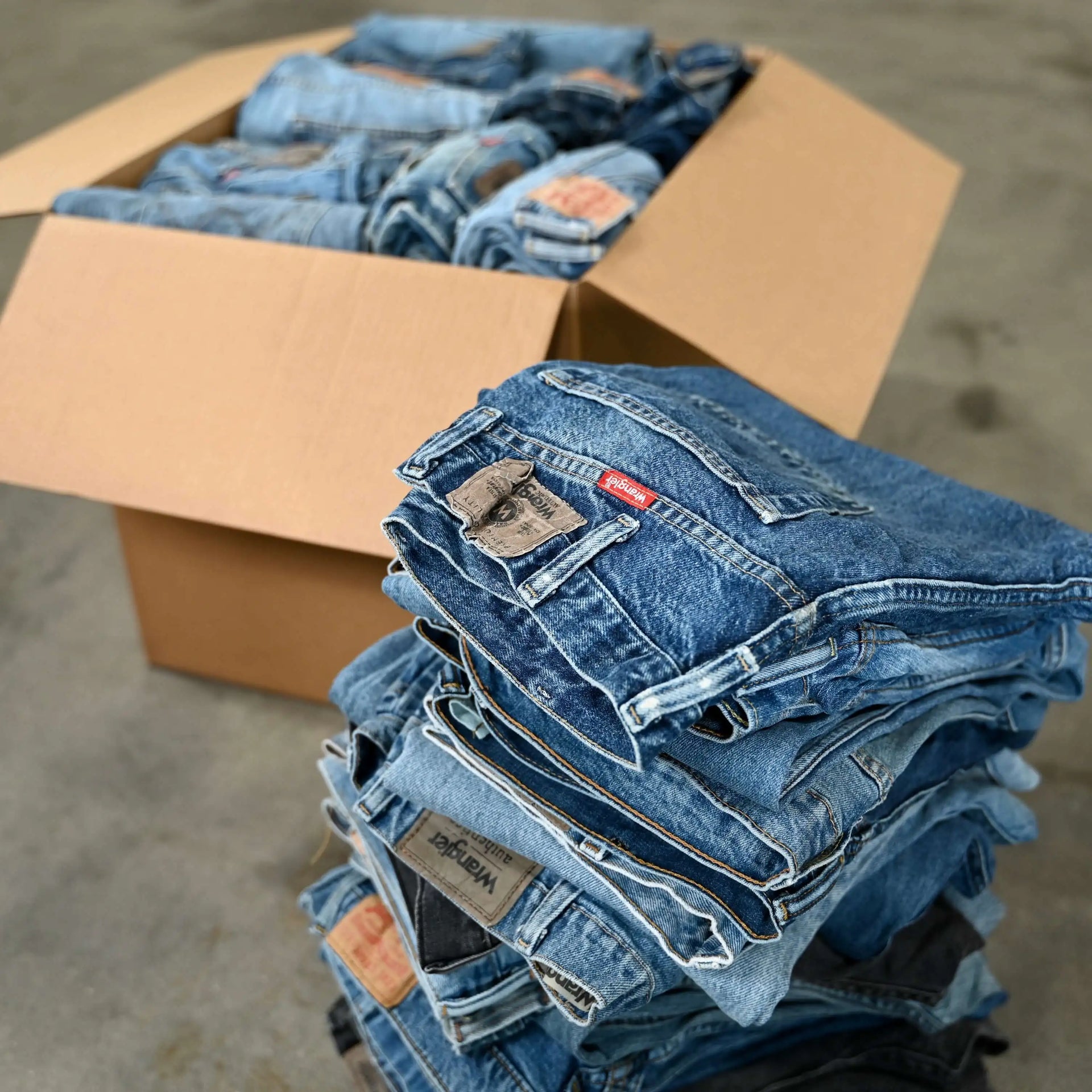 Levi wrangler jeans sales