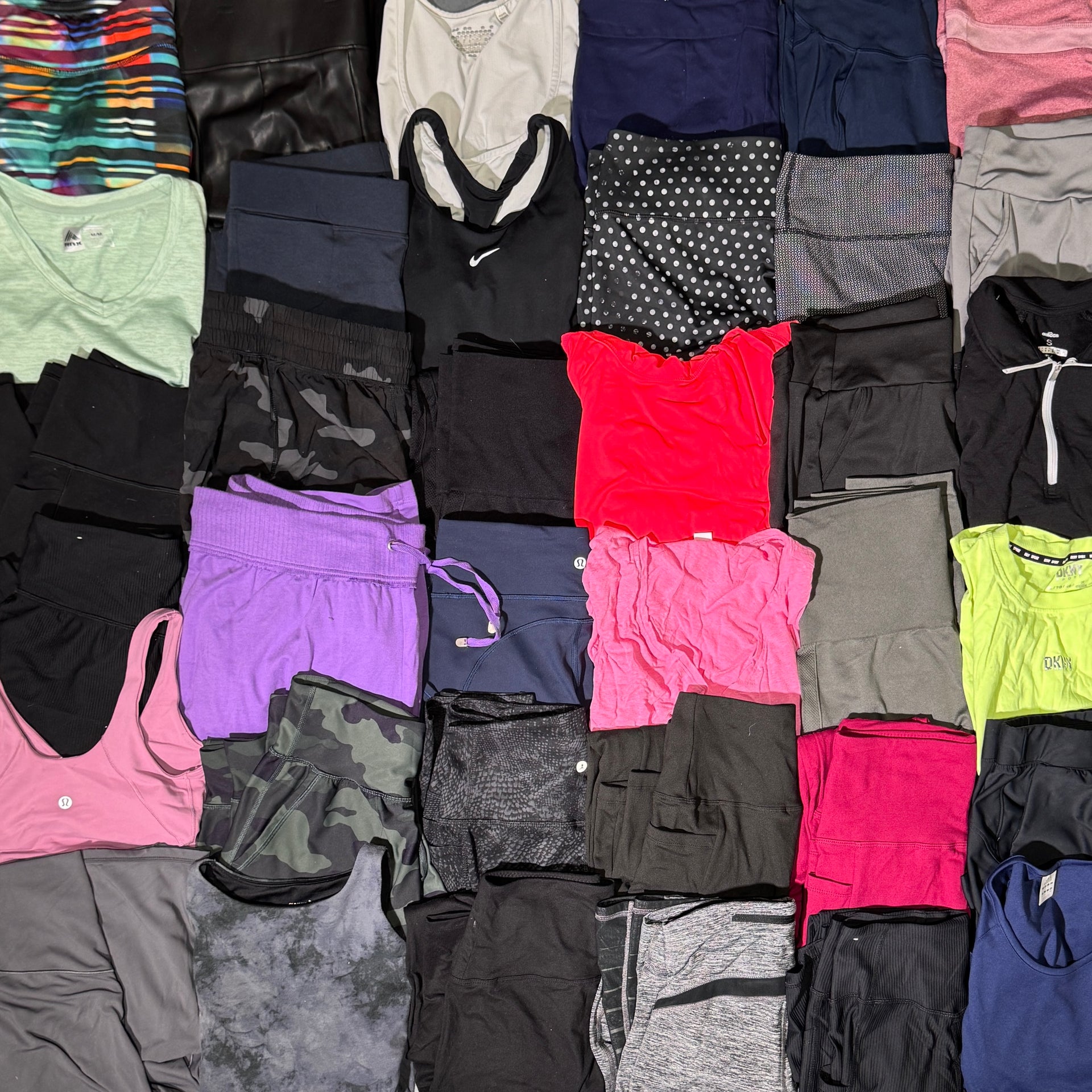Womens Athletic & Athleisure (40 Pieces)